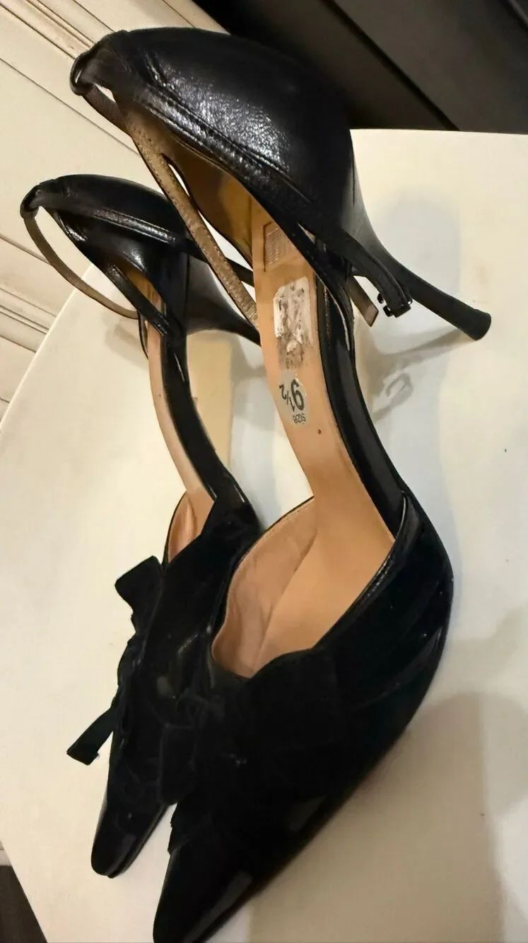 Helene Spark Women’s Velvet Bow Pointed Toe Stiletto Heel Shoes Black Size 9.5